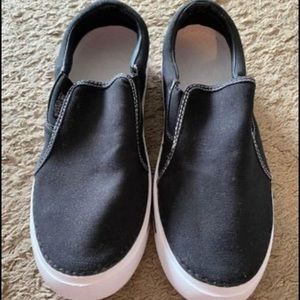 Brand New slip on Shoes (size 9)